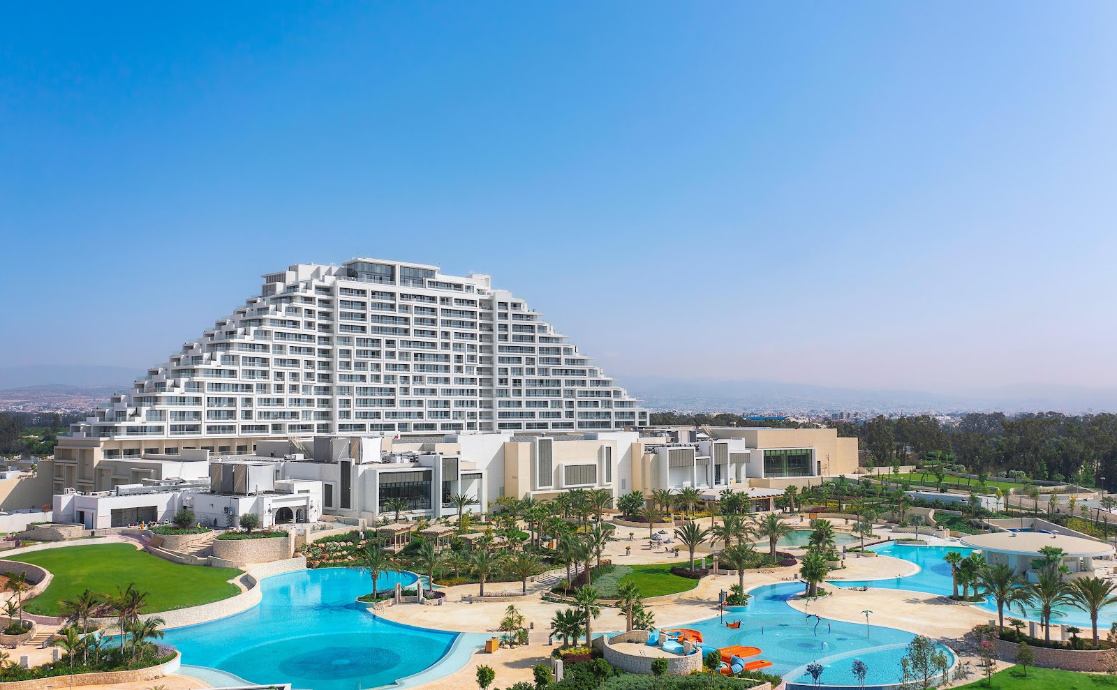 City of Dreams Mediterranean - Integrated Resort, Casino & Entertainment mekanı