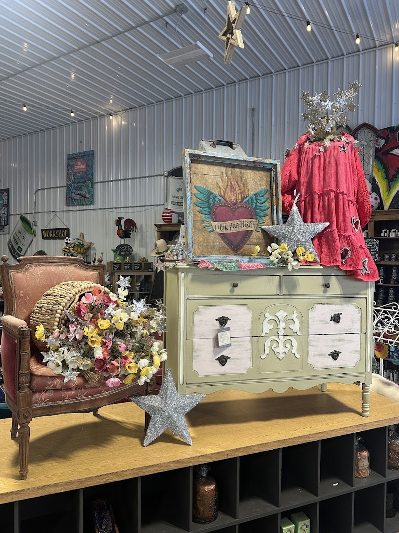 The Purple Painted Lady photo 3