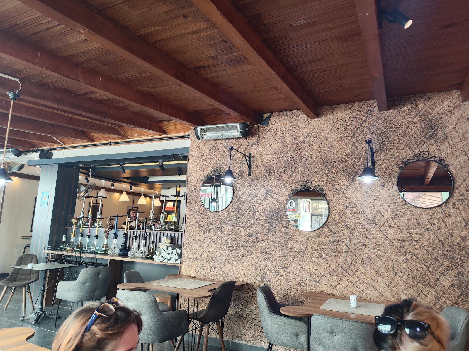 Hokka Lounge mekanı