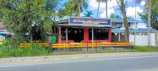 Nasi Kerabu Ayam Berempah - Photo 1