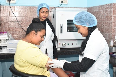 Parash poly Clinic - Image 3