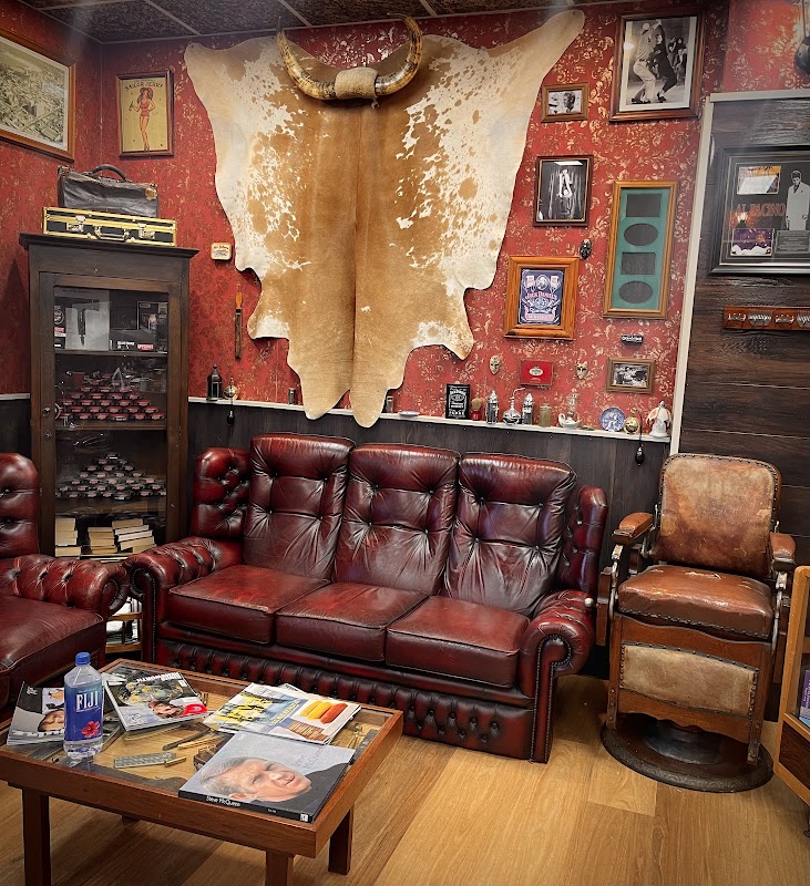 𝐓𝐇𝐄 𝐑𝐄𝐆𝐄𝐍𝐓𝐒 𝐁𝐀𝐑𝐁𝐄𝐑 photo 1