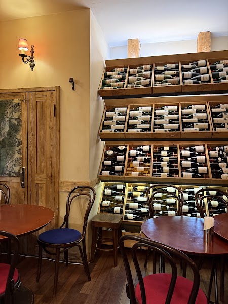 Wine Bar ぶしょんの店内