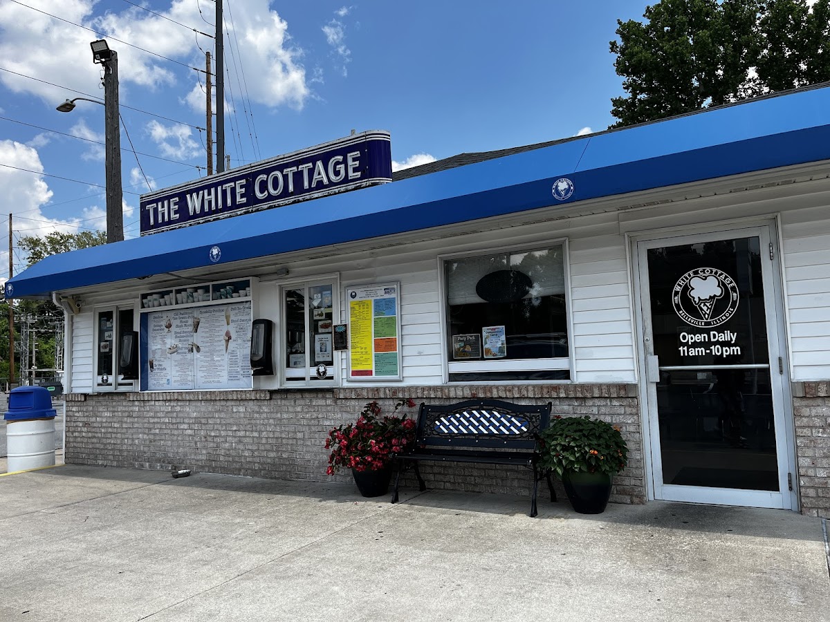 White Cottage photo 4