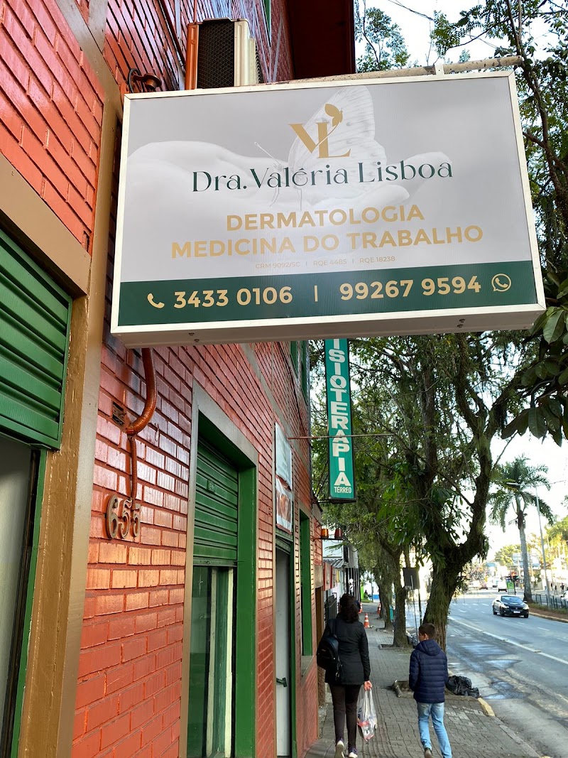 Foto de Dra. Valéria Lisboa | Dermatologista em Joinville | Tricologista