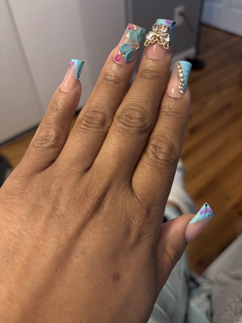Diamond Designs Nail Lounge