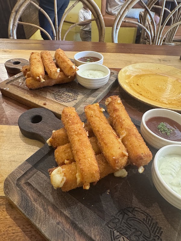 Big Belly Burger Bar BGC