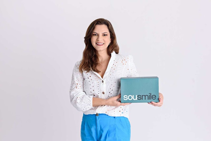 Dra Danielli Larcher - Ortodontista-Alinhador invisível SouSmile- Volta Redonda -RJ