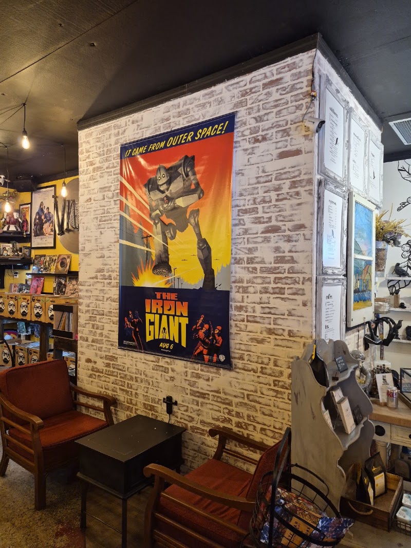Blackbird Comics & Coffeehouse photo 2