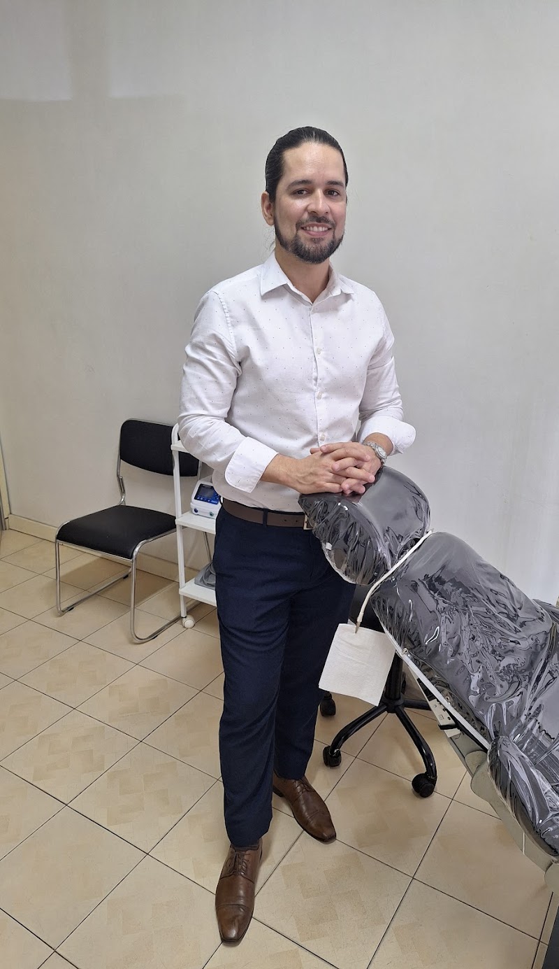 Dr.Ademar Acuña - Estomatología e Cirurgia BucoMaxiloFacial - foto 4