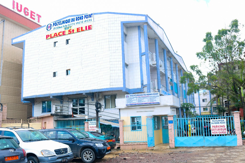 Polyclinique du Rond Point Maétur Bonamoussadi - Photo 1