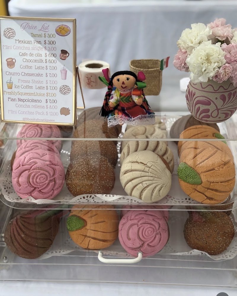 Bonita Boutique & Café photo 2