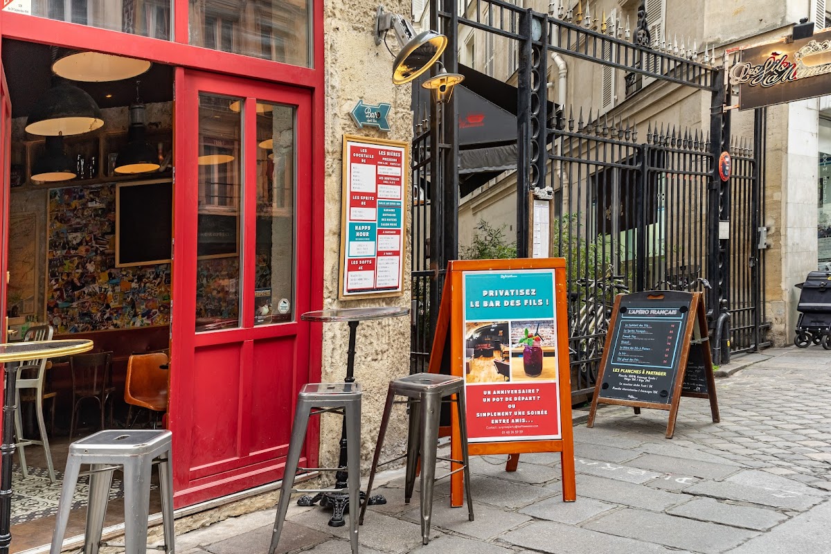 Le Bar des Fils, vue extérieure