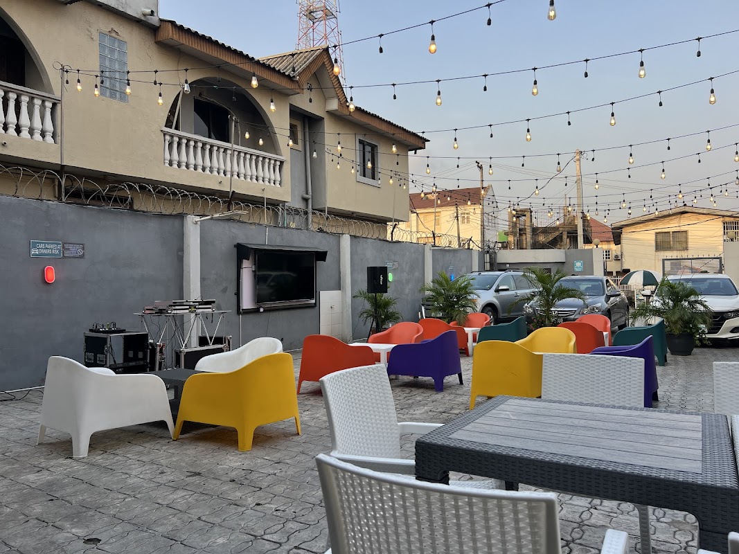 Wow! Bar Lounge Restaurant