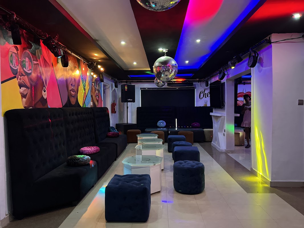 Wow! Bar Lounge Restaurant
