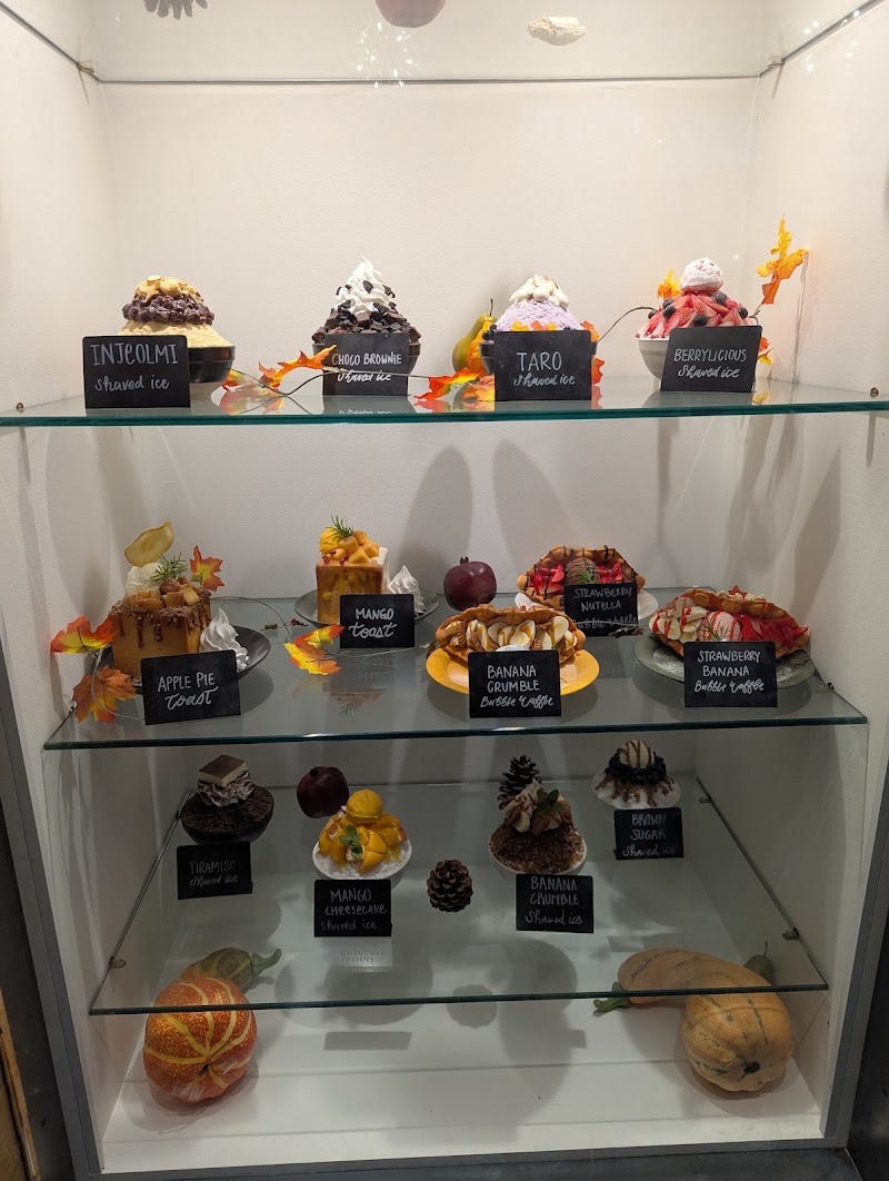 LUMI Dessert Cafe photo 4