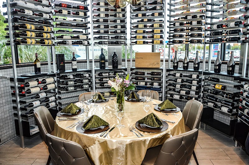 Fleming’s Prime Steakhouse & Wine Bar