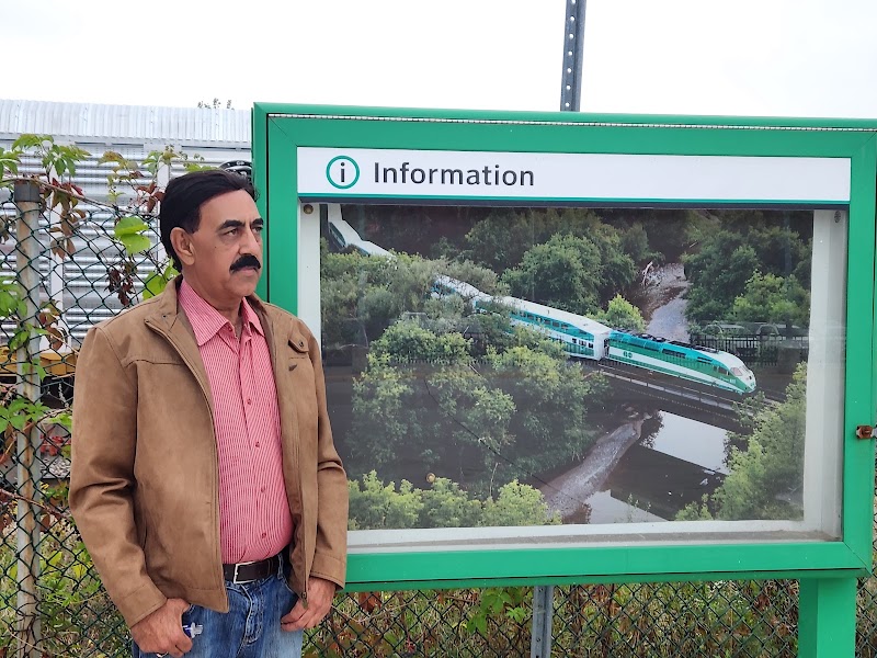 Aldershot Go Station photo 3