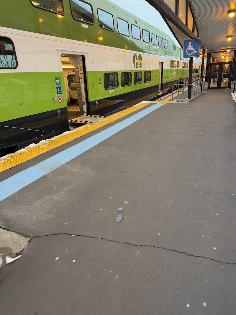 Aldershot Go Station photo 3