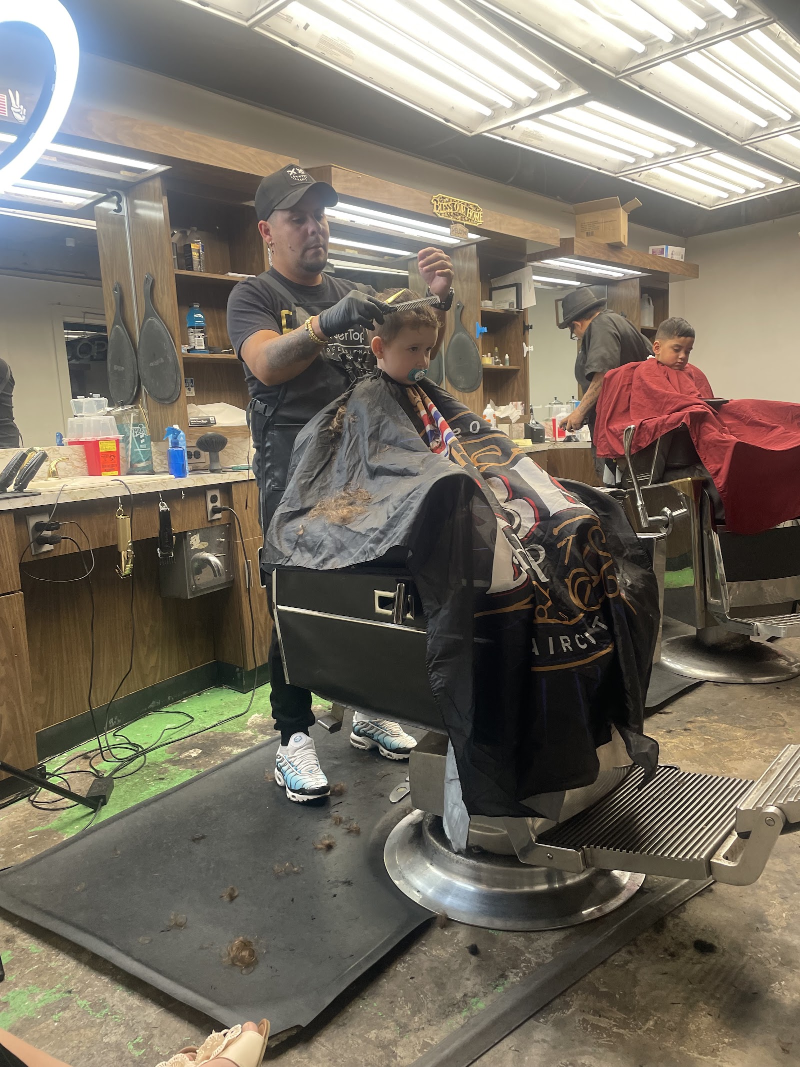 MATTHEW'S BARBER SHOP photo 3