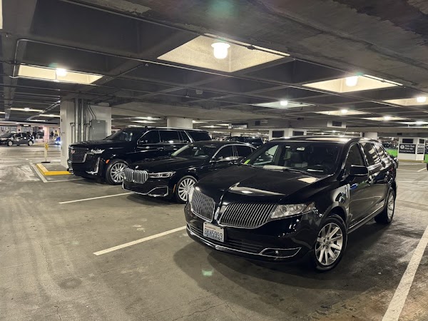 Seattle Platinum Towncars - Limousine & Town Car Service portfolio