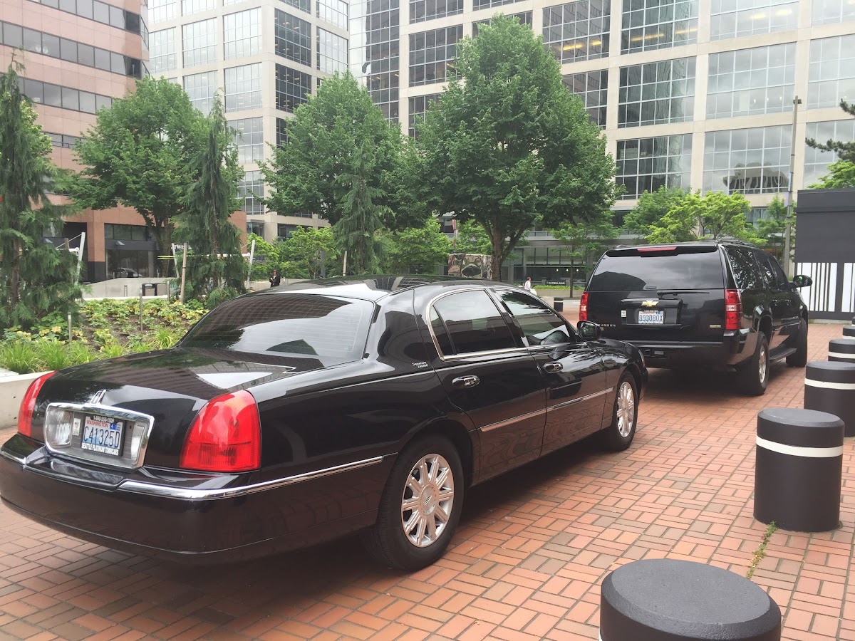 Seattle Platinum Towncars - Limousine & Town Car Service: Google Places image 2