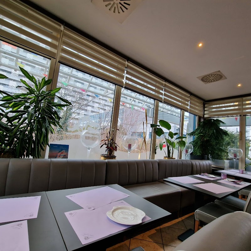 Cedar Lounge photo 1