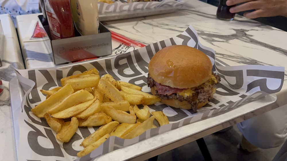 RA IN BURGER fotoğraf 1