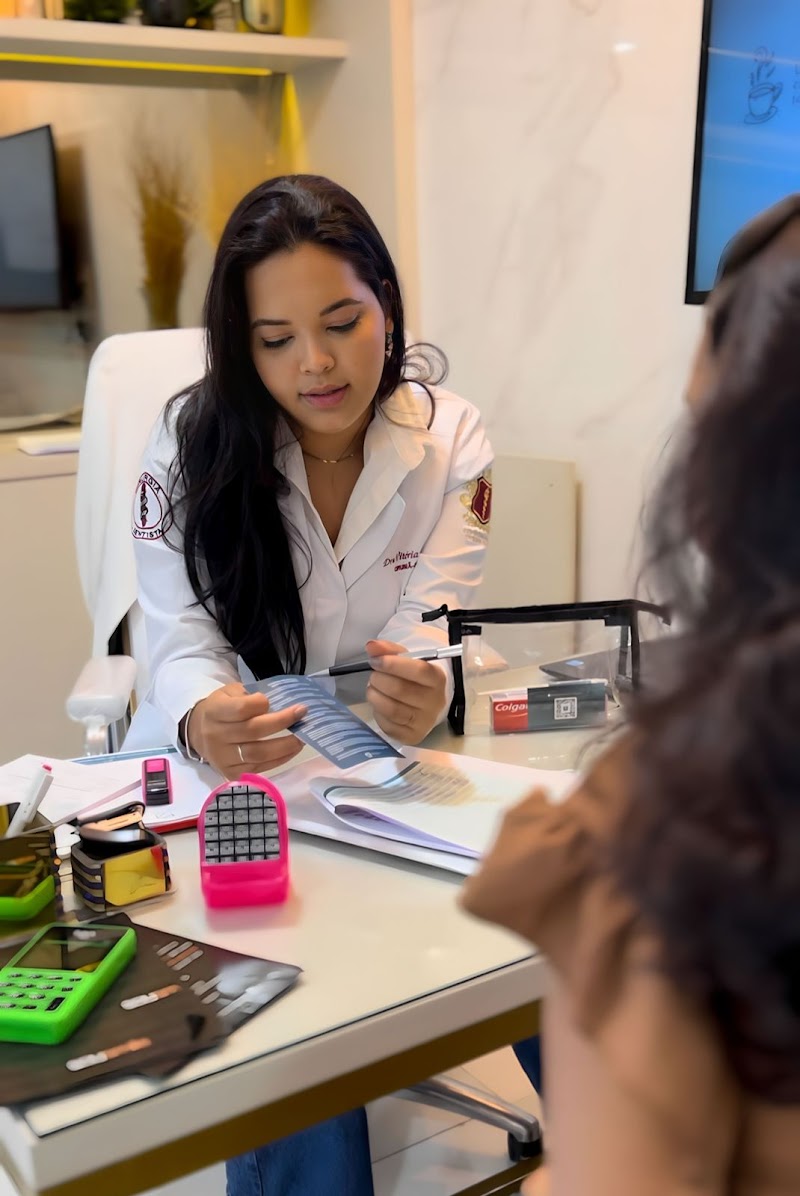 Dra. Vitória Mariana | Dentista Aracaju | Aparelho Invisível e Clareamento Dental - foto 2