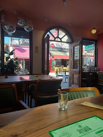 Ayvalık Kavurmacısı Ve Çorbacısı - Restoran