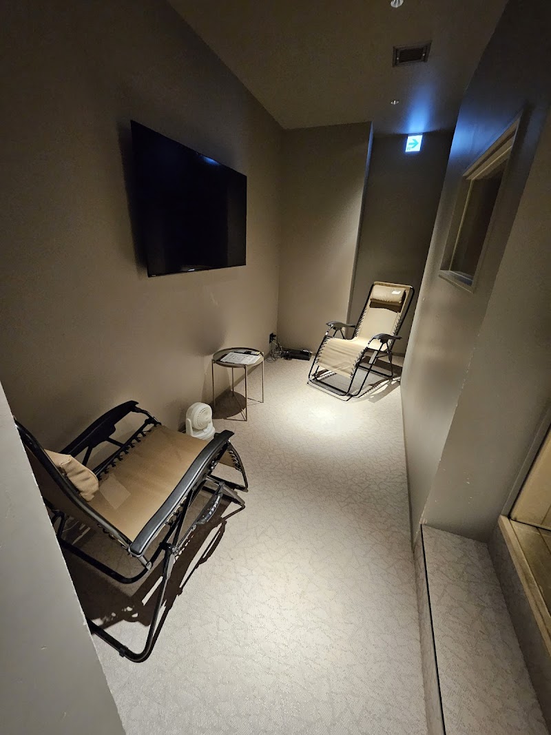 東京上野の個室サウナ RED° E-SAUNA UENO