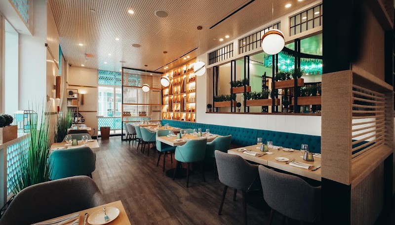 Agua Restaurant & Lounge