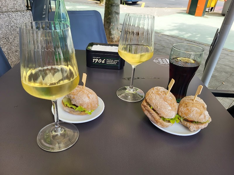 Amuras Gastrobar photo 3