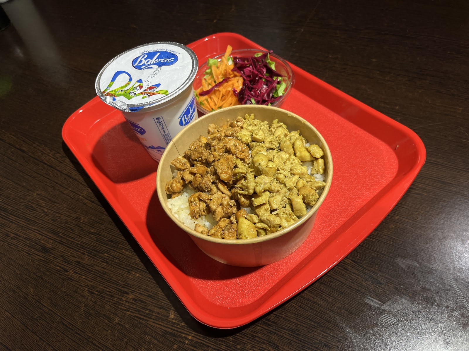 SALATA - Kızarmış Tavuk ve Kanat mekanı