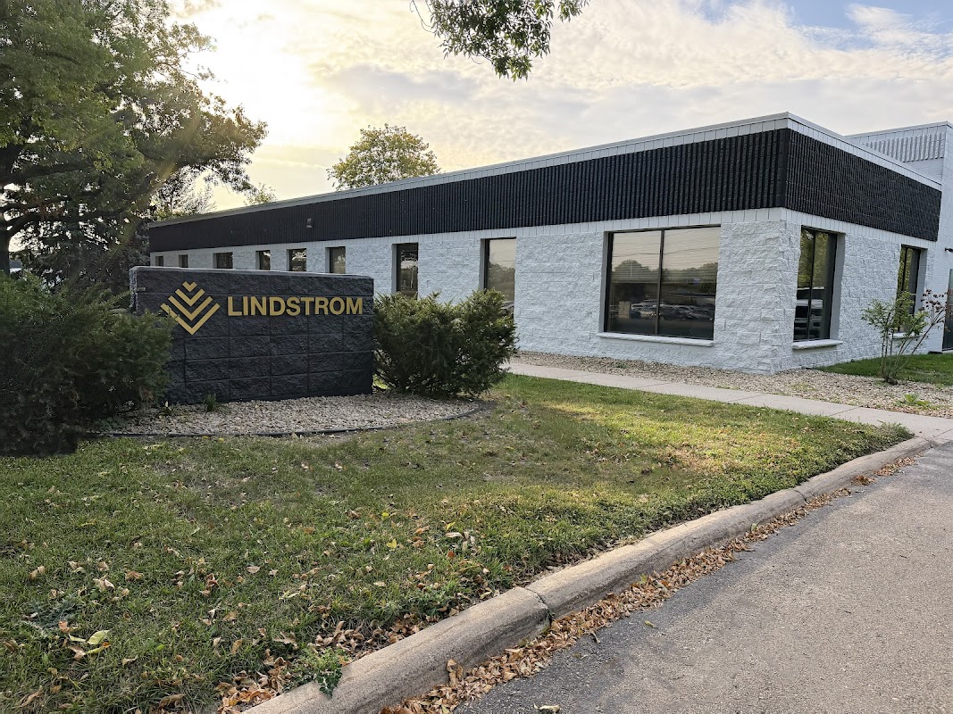Lindstrom Restoration — photo