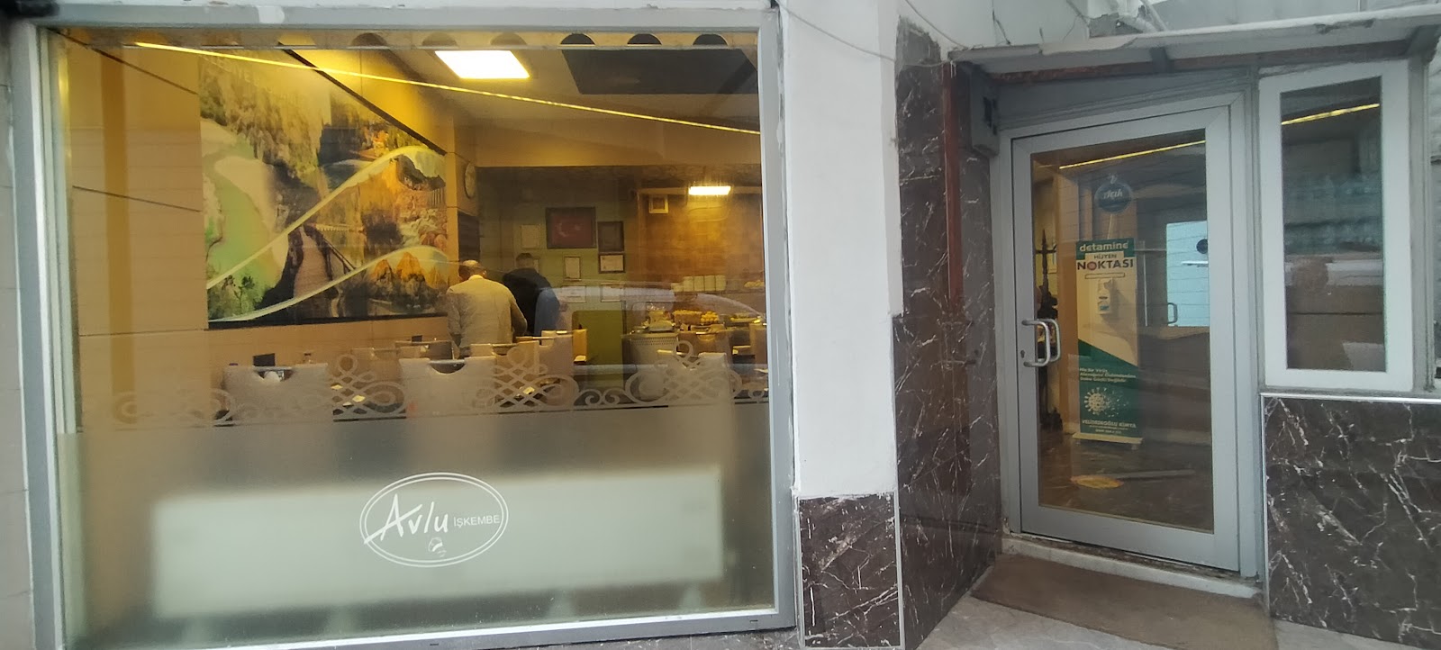 Avlu İşkembe Garip Usta mekanı