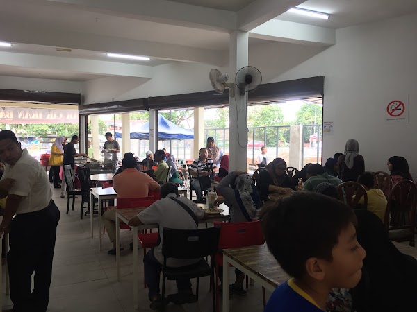 Restoran Kak Cik Ikan Bakar Kepala Batas