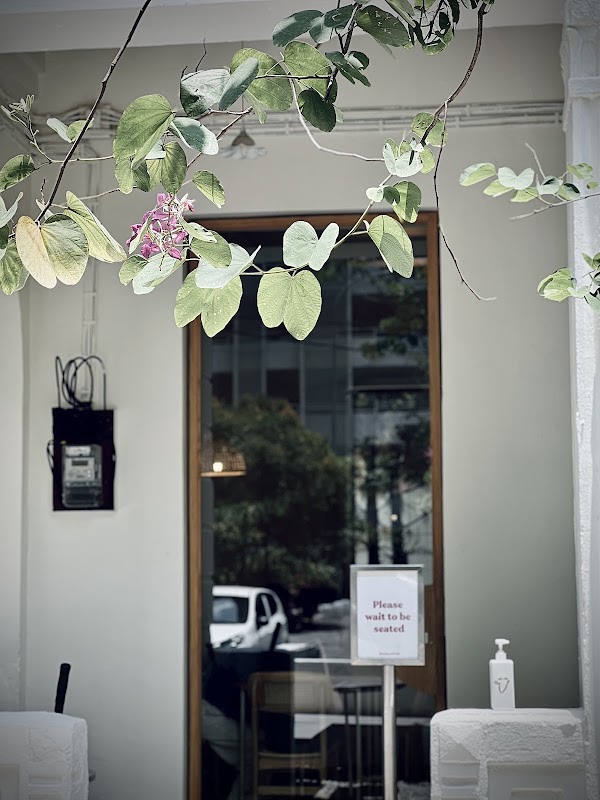 Three Years Old Cafe - Photo 1