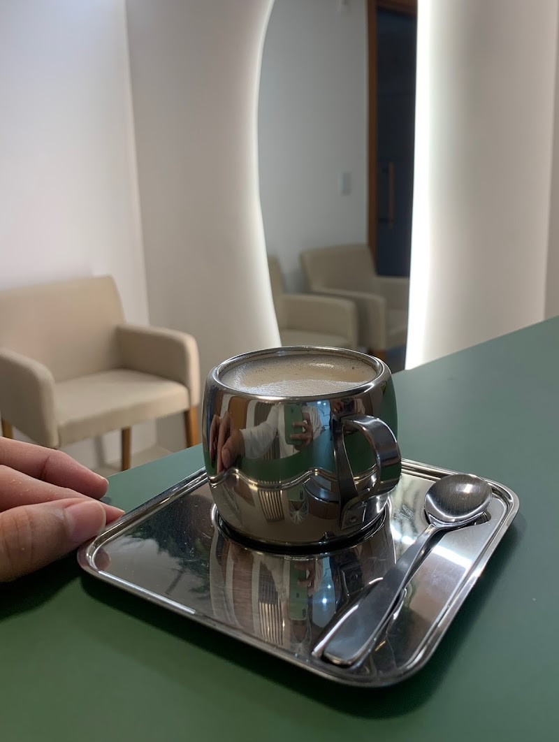 Dra. Cláudia Carvalho - Dentista - foto 3