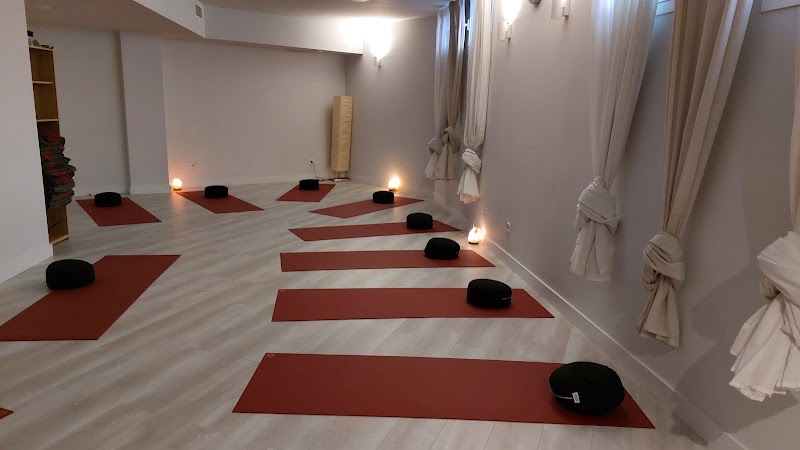 Almudena Castillo Yoga