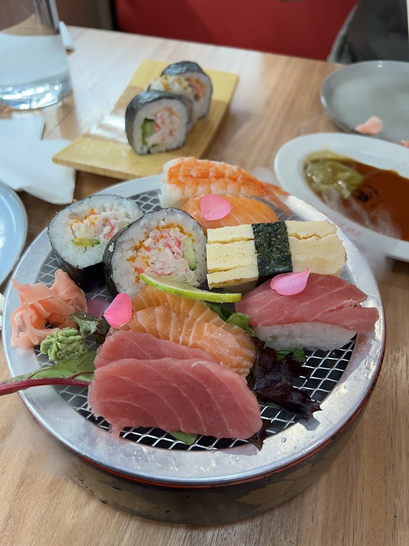 Hi Sushi Newtown photo 1