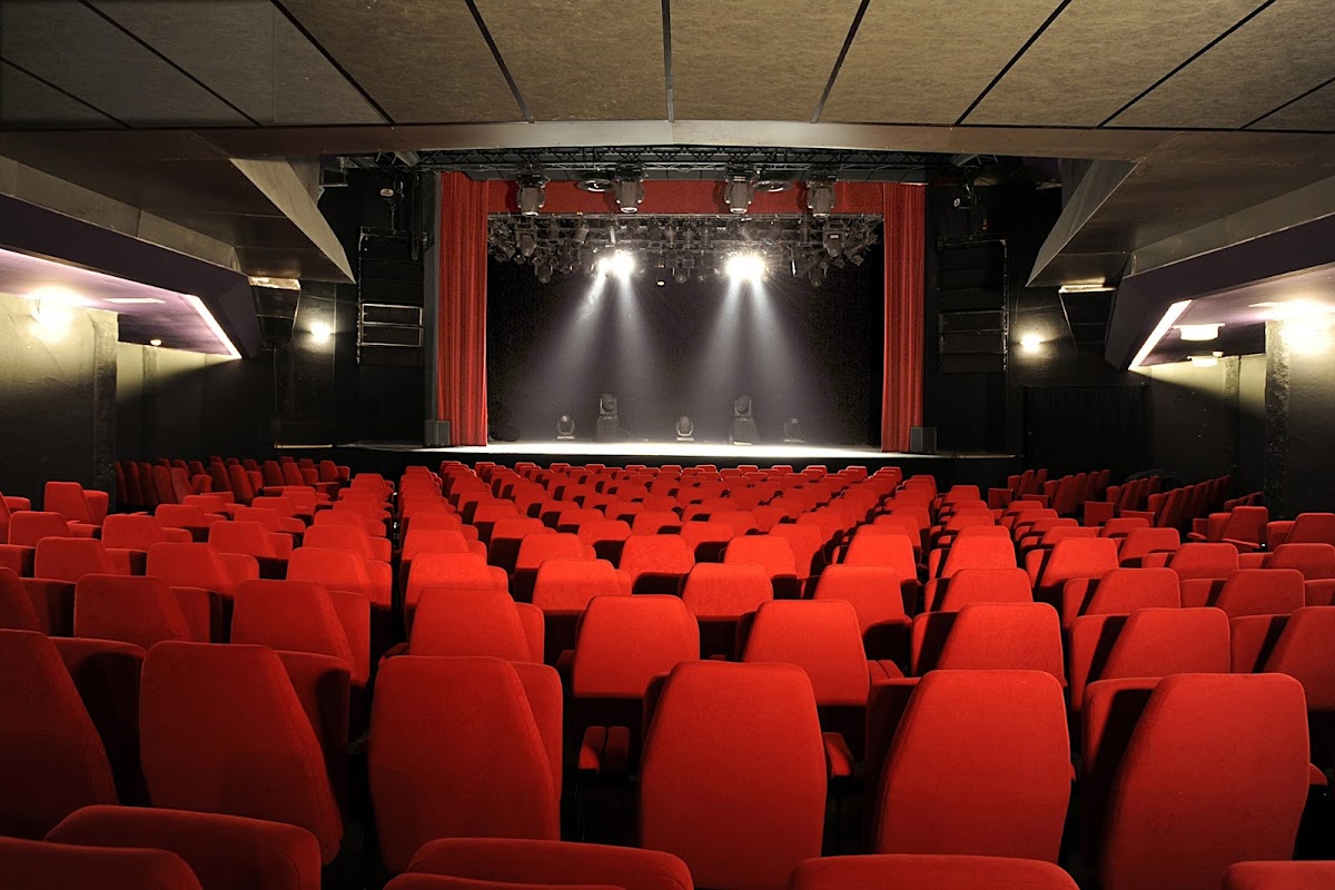 Alhambra Théâtre Music-Hall Show, vue extérieure