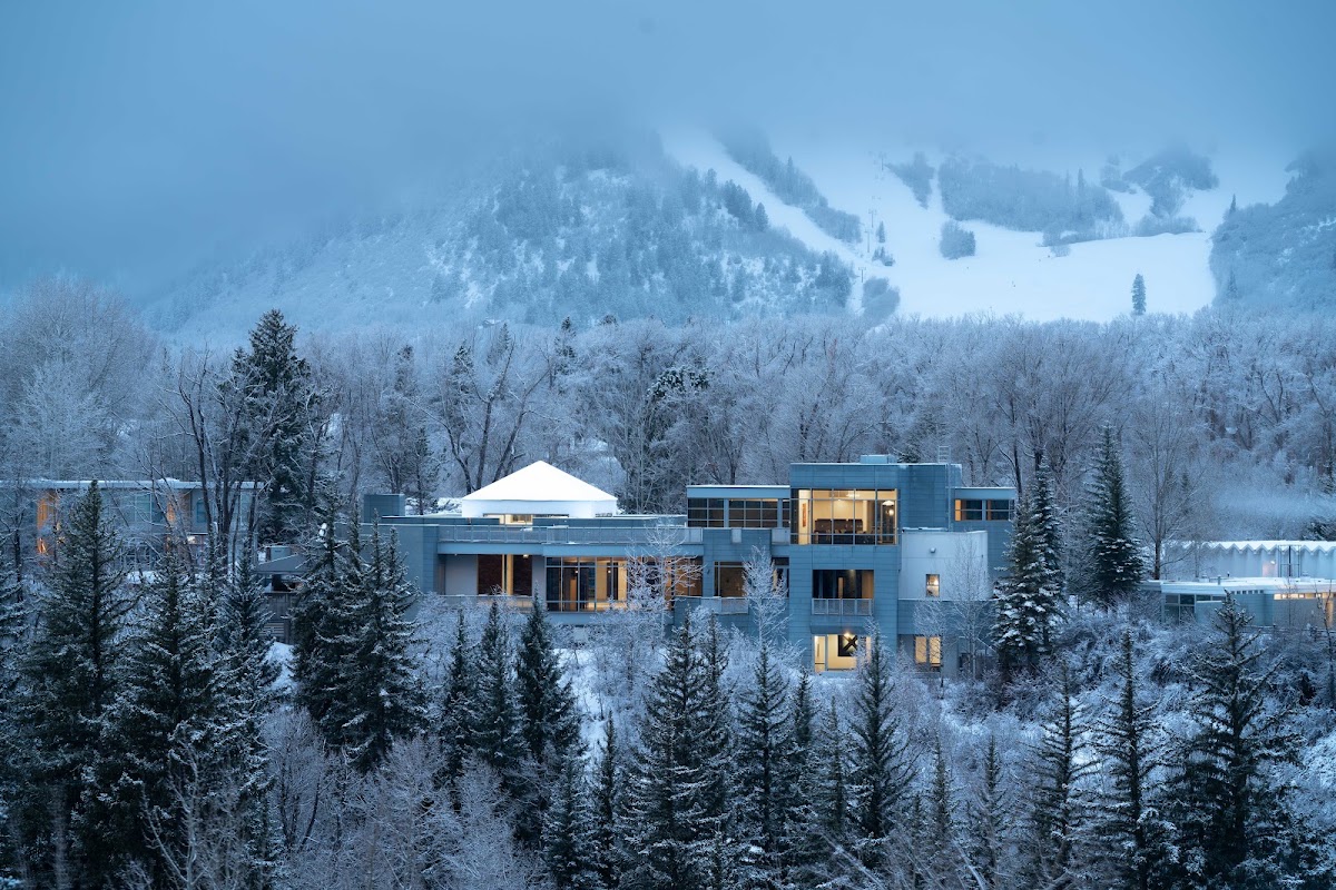 Aspen Meadows Resort, dog-friendly hotel, photo 4