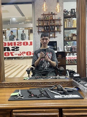 UPTOWN BARBERS ST JAMES ARCADE photo 3