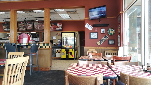 PIZZA HUT #036947 exterior