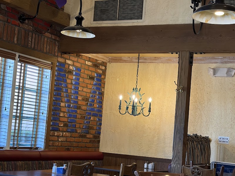 Mimi's Cafe photo 2