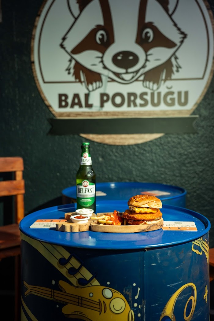 Ayvalık Bal Porsuğu Pub