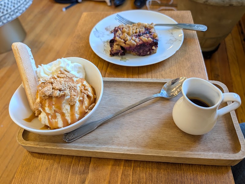 Perets Dessert & Coffee Bar photo 3