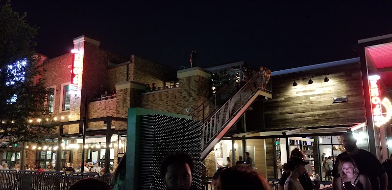 Eno's Pizza Tavern photo 3