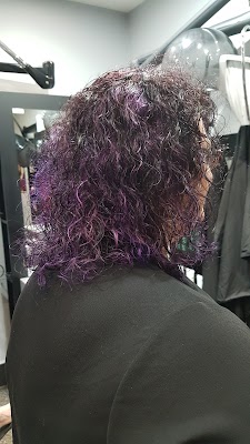 Dela-Vee Hair Studio